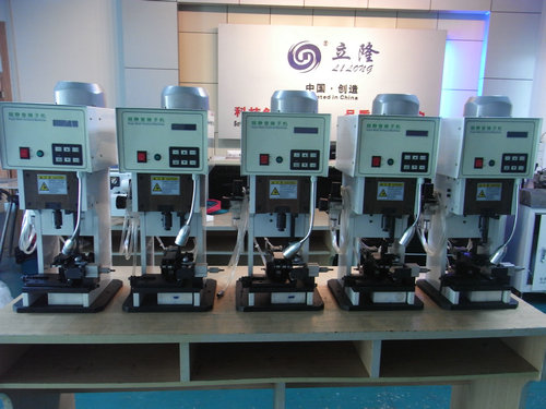 <連剝帶打端子機(jī)>的快，準(zhǔn)，狠